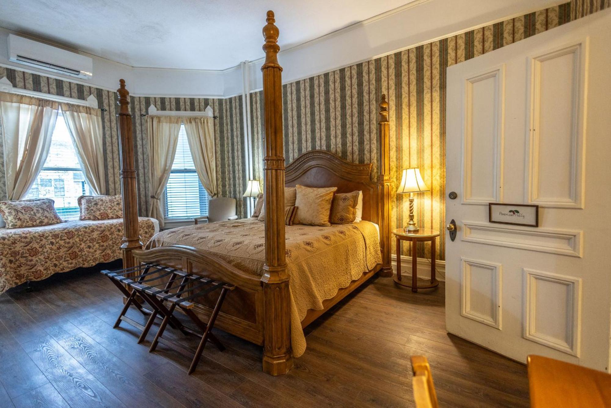 1898 Waverly Inn Hendersonville Extérieur photo