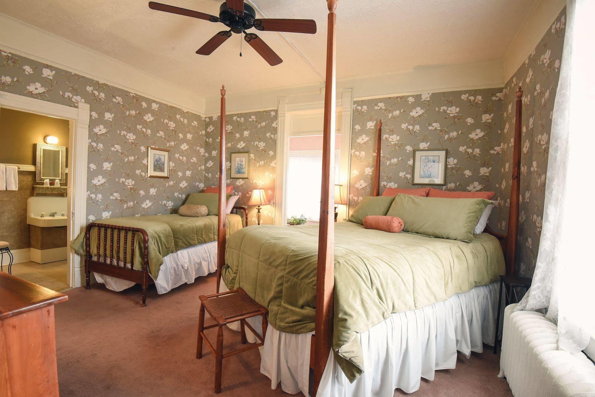 1898 Waverly Inn Hendersonville Extérieur photo